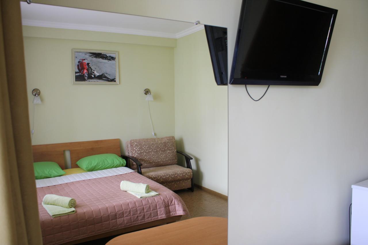 Green Hotel-Club Затока Экстерьер фото