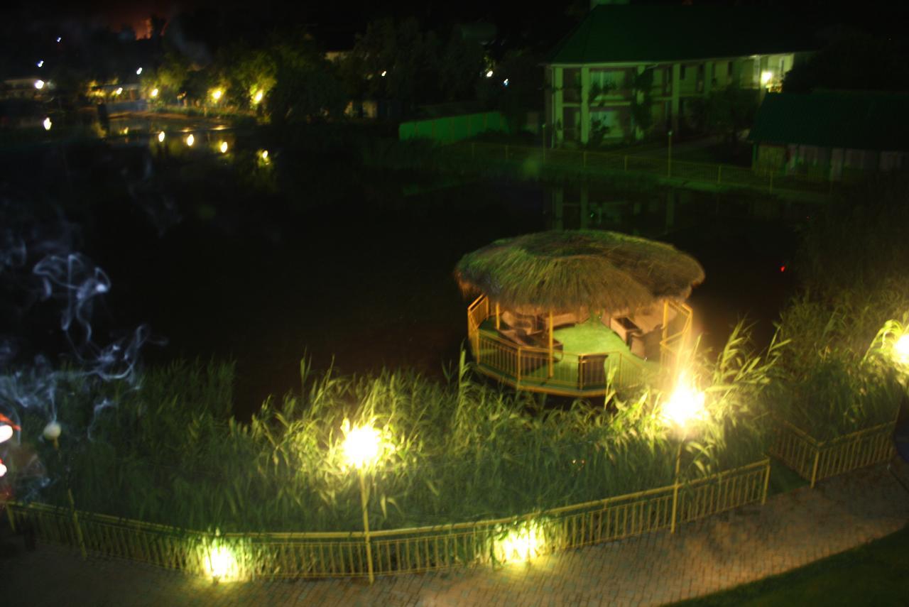 Green Hotel-Club Затока Экстерьер фото