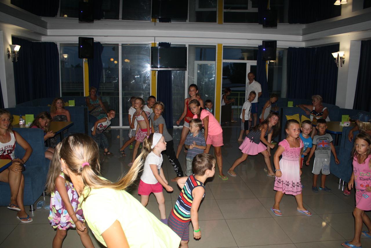 Green Hotel-Club Затока Экстерьер фото