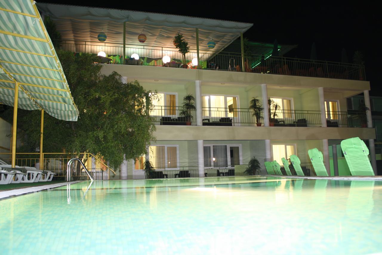 Green Hotel-Club Затока Экстерьер фото