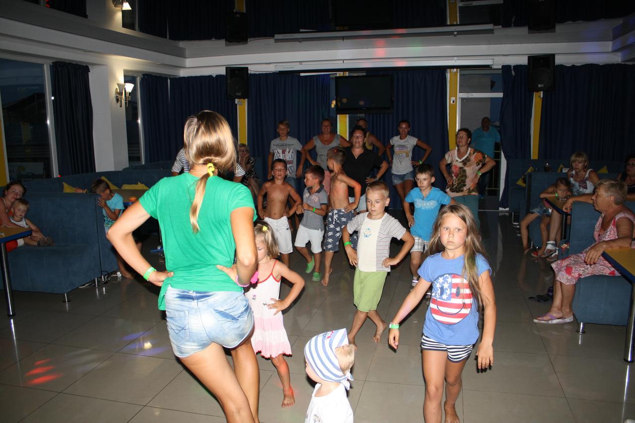 Green Hotel-Club Затока Экстерьер фото