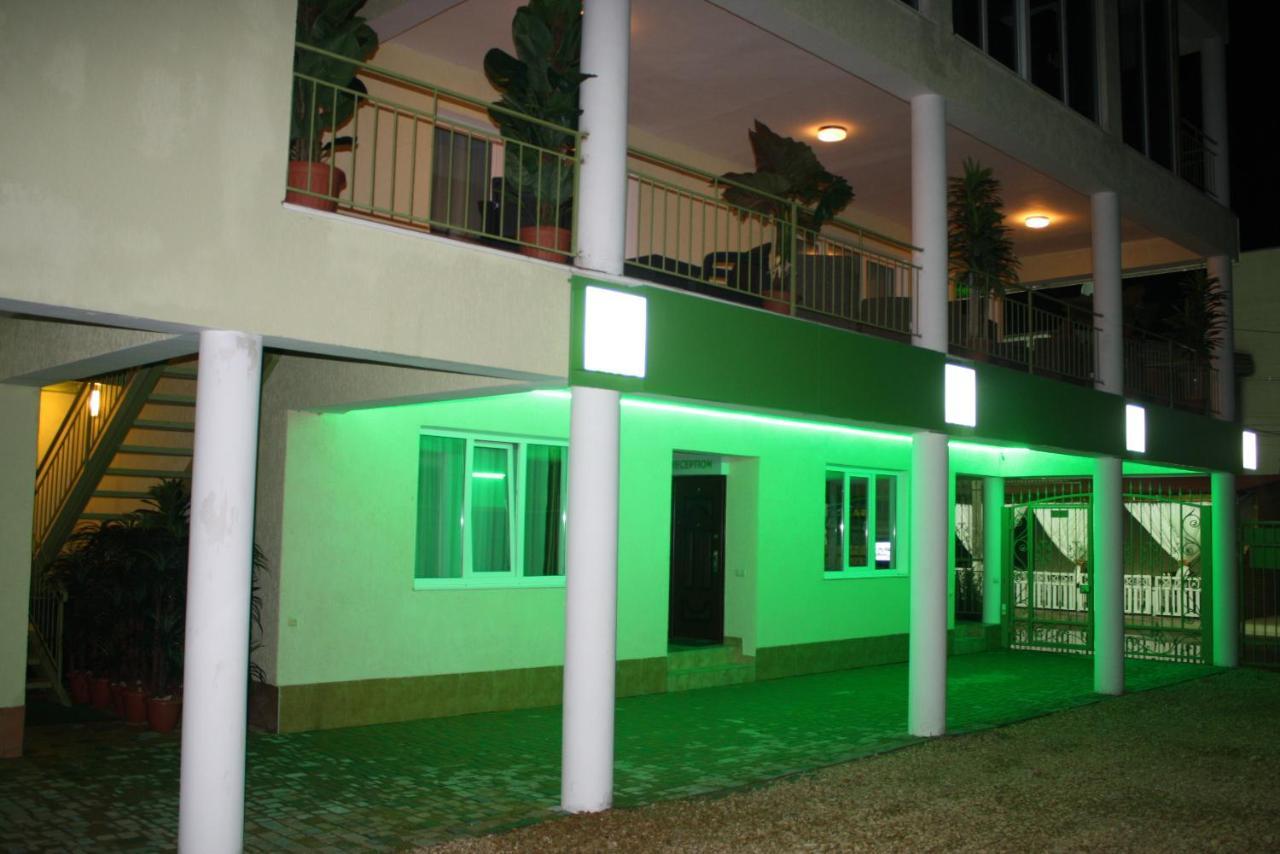 Green Hotel-Club Затока Экстерьер фото