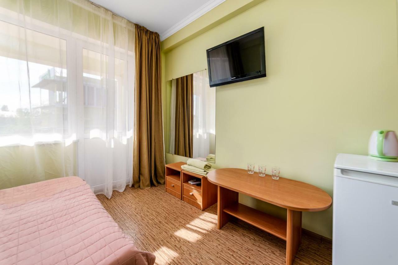 Green Hotel-Club Затока Экстерьер фото