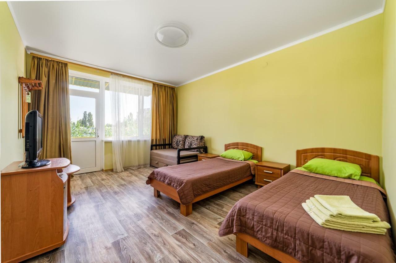 Green Hotel-Club Затока Экстерьер фото