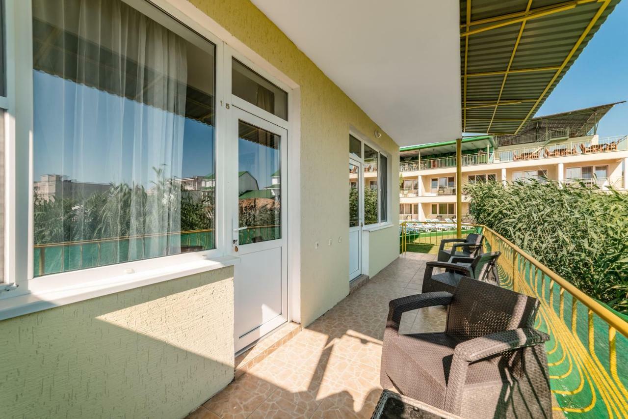 Green Hotel-Club Затока Экстерьер фото