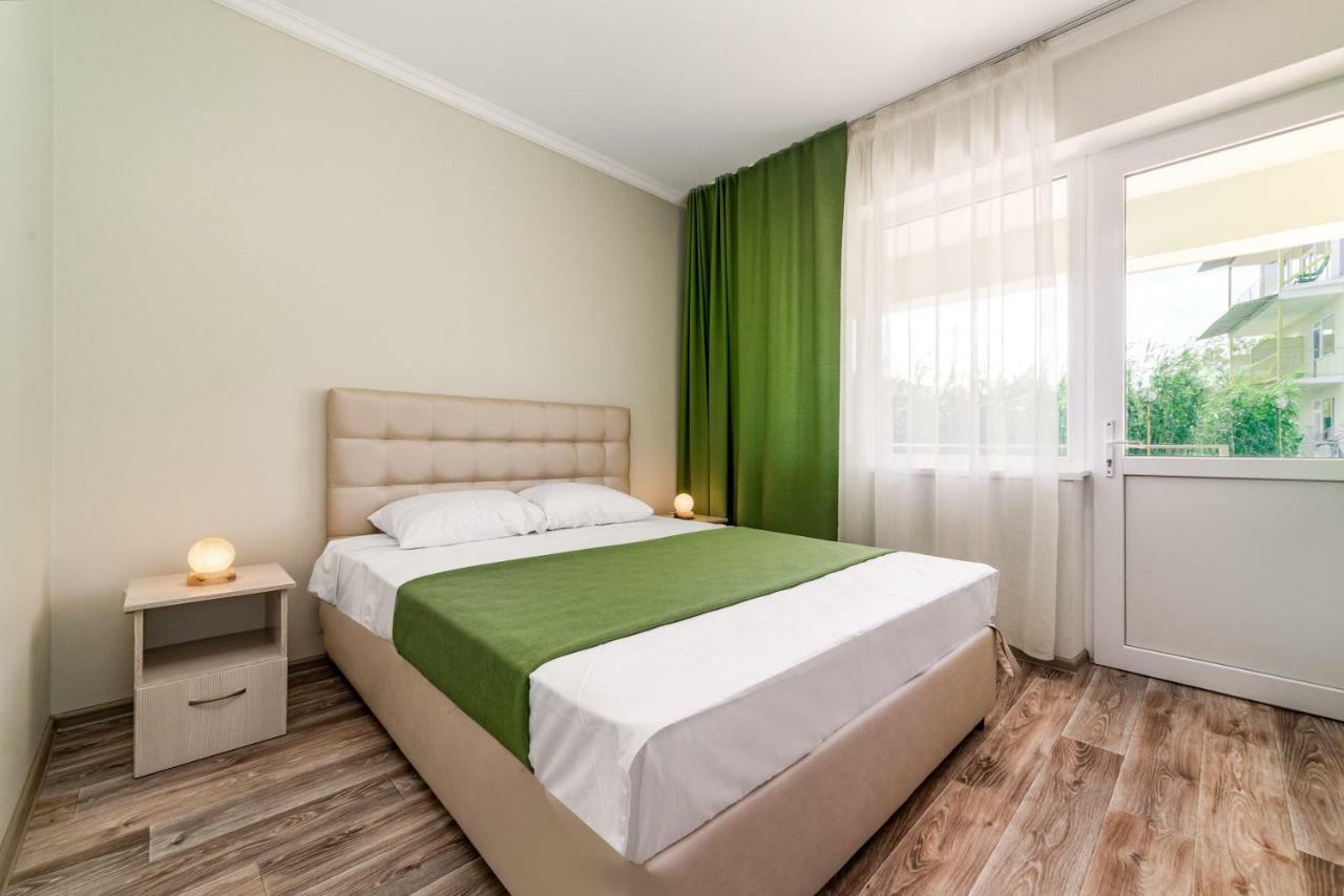 Green Hotel-Club Затока Экстерьер фото