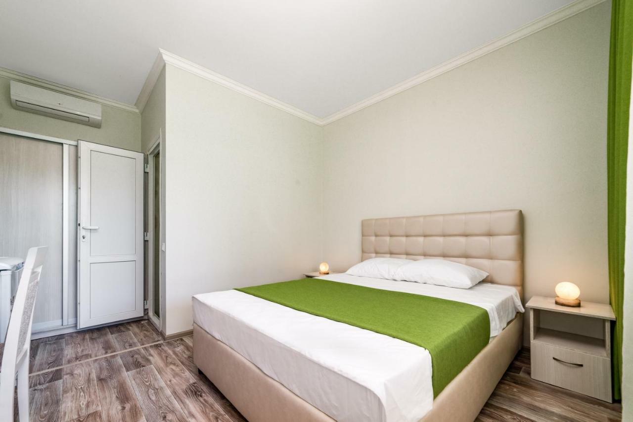 Green Hotel-Club Затока Экстерьер фото