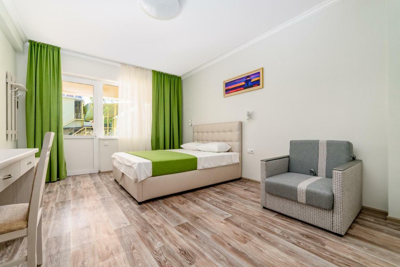 Green Hotel-Club Затока Экстерьер фото